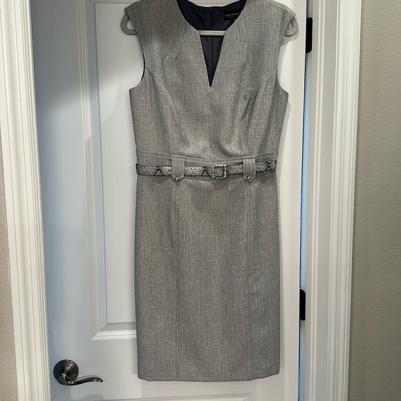 Dress with belt - Picture 1 of 2